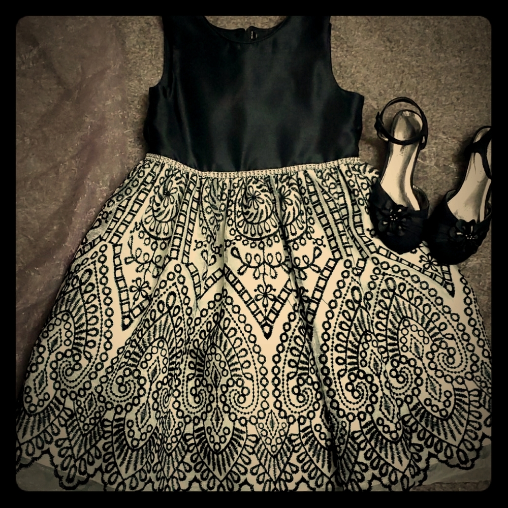 Girl's party dress